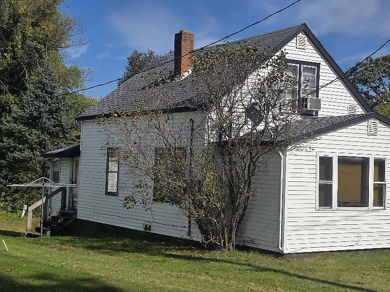 2nd image of 304 Madison St