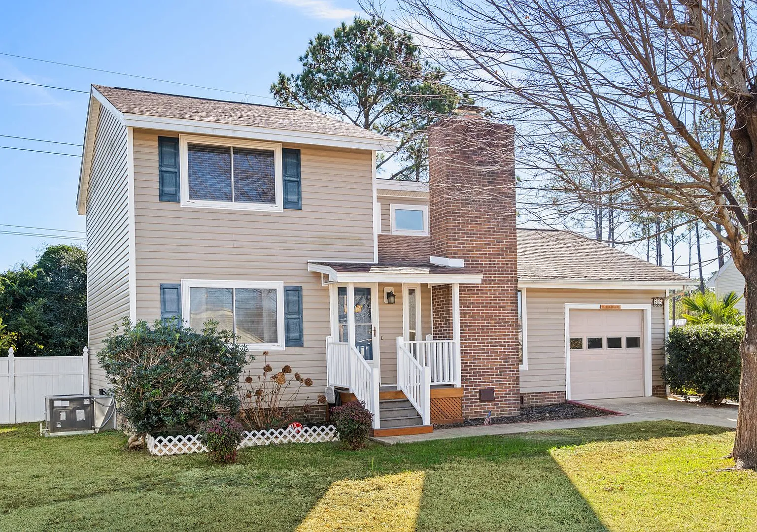 All Inclusive Winter Rental Single Family w/Utilities(Small Dog Allowed w/Approval +Fee) — Photo 1