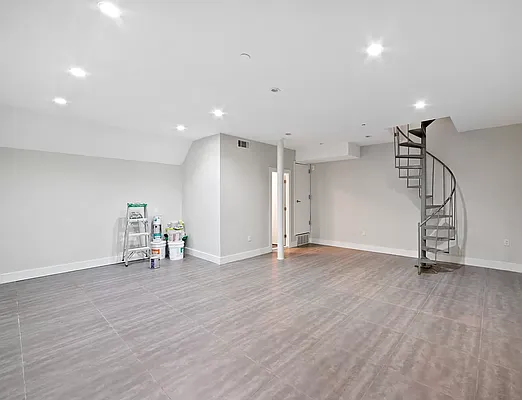 Rented by Lodger Corp | media 41