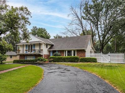 8116 Juniper Dr, Prairie Village, KS, 66208