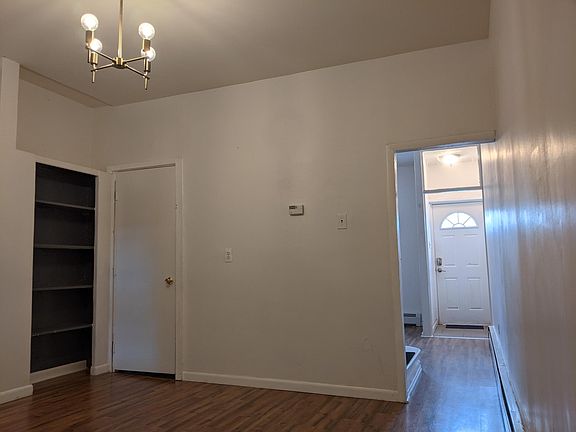 5th image of 2063 E Hagert St