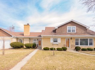 6860 W Oakton Ct, Niles, IL