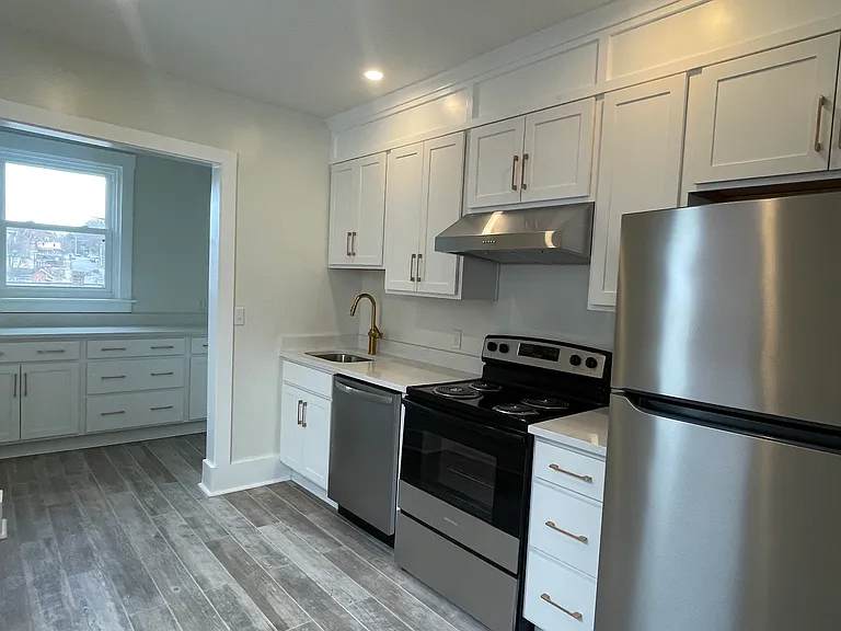 2321 Sherbrook St #2 — Photo 17