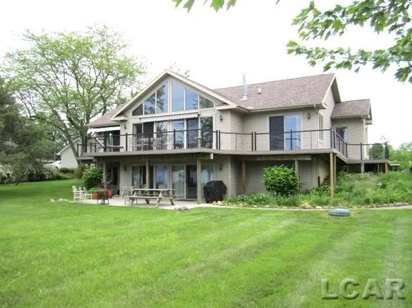 280 Sunset Dr, Hudson, MI 49247