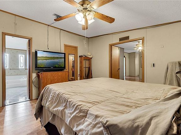 4th image of 31639 Gladys Ln