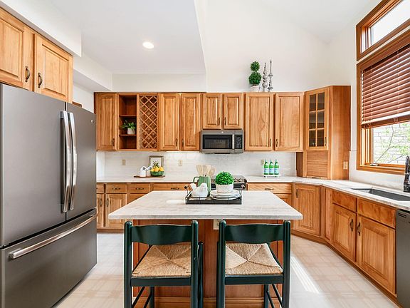 3rd image of 582 Westbury Woods Ct