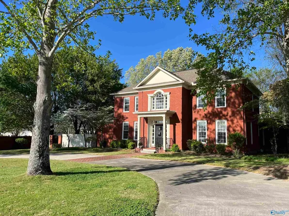 1200 Brownwood Ln, Guntersville, AL 35976