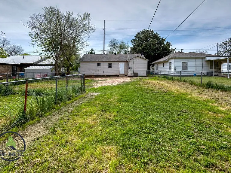 711 W Elder Ave — Photo 17