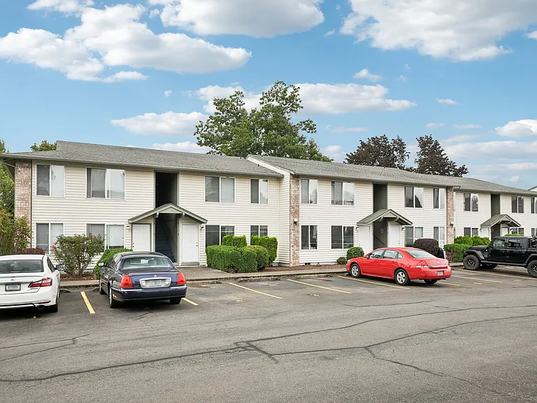 Rivertown Apartments — Photo 7