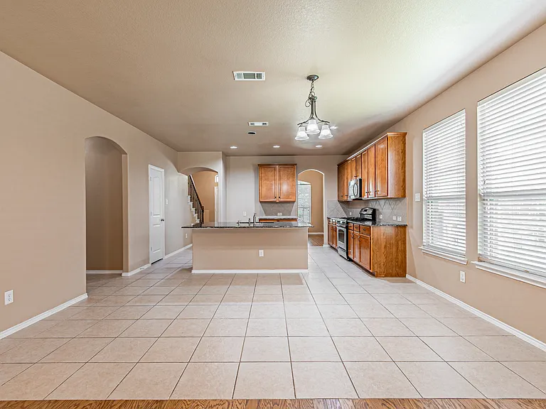 419 Fairland Dr — Photo 4