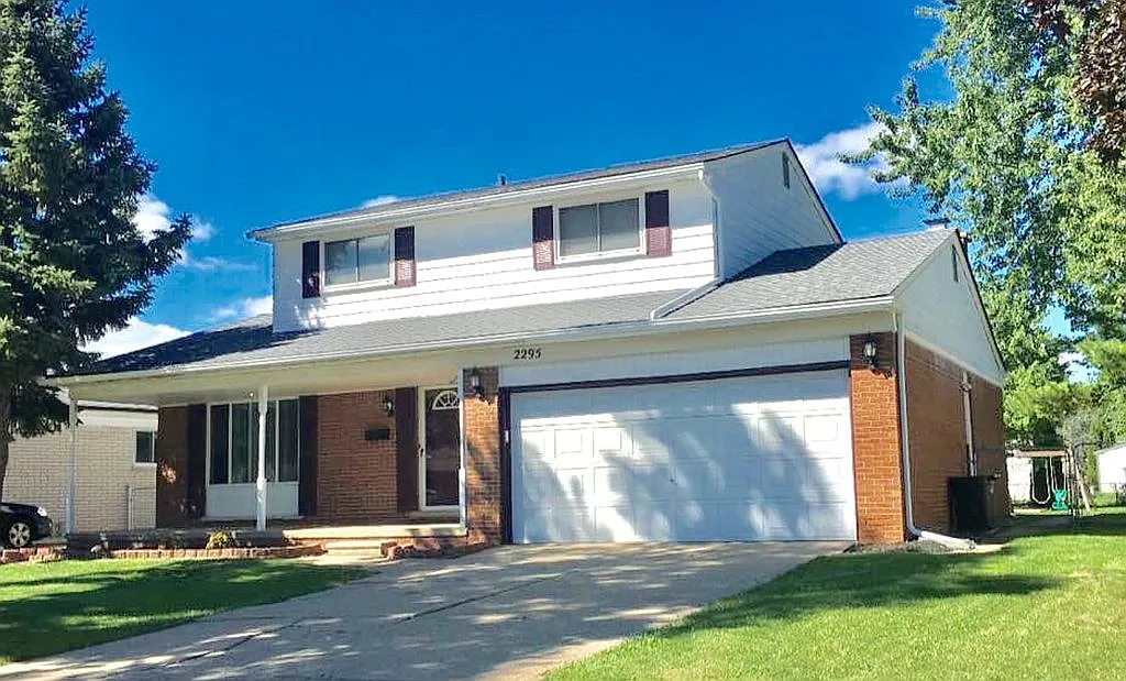 2295 Camilla Dr photo 1