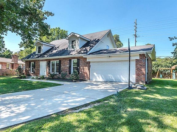 3rd image of 905 Fairlynn Ct