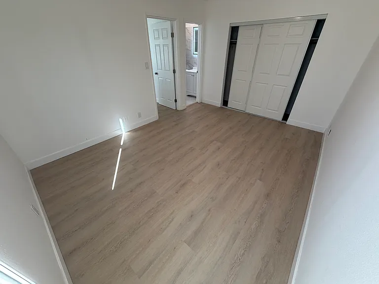 13334 Vanowen St #5 — Photo 7