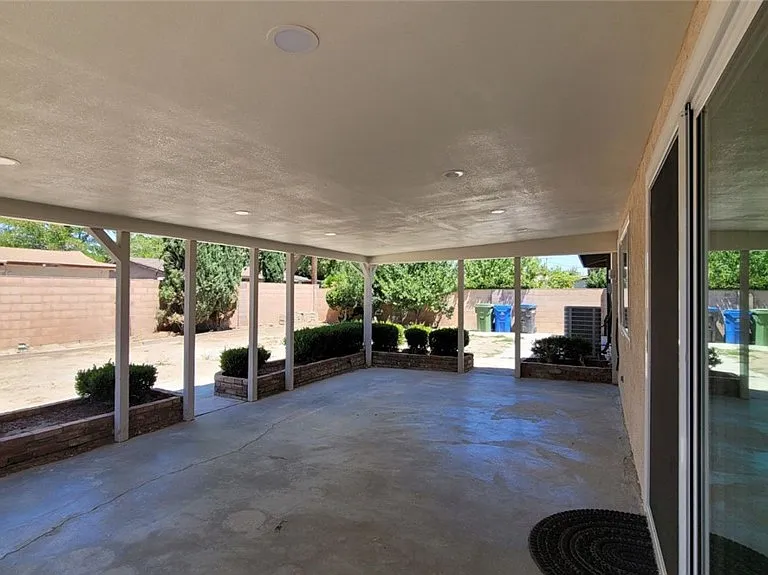45303 Lorimer Ave — Photo 12