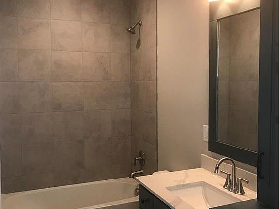 Shower tub combination in the second bath on the main level