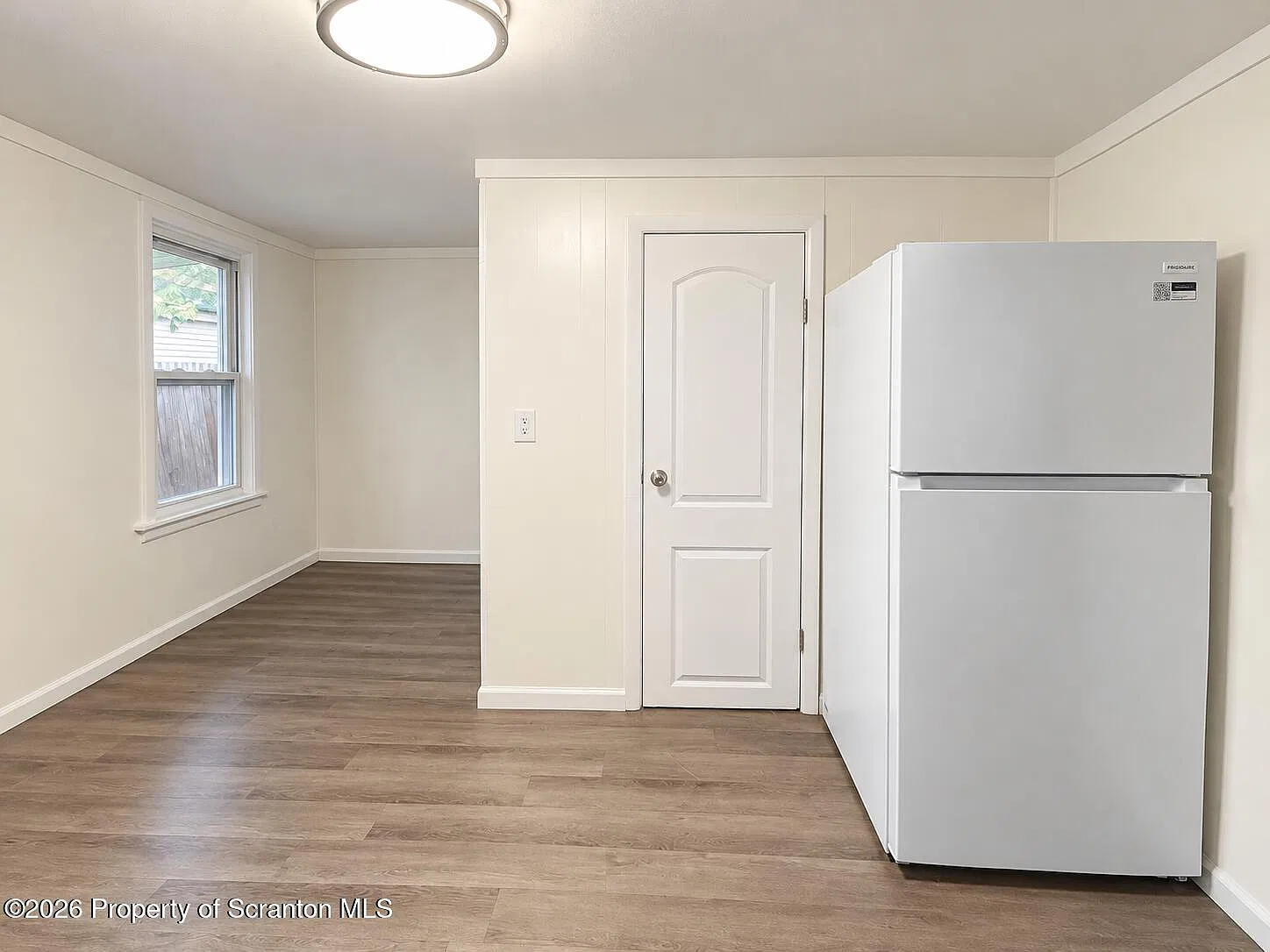 3 bed, 1.0 bath, 1000 sqft, $1,200 — Photo 4