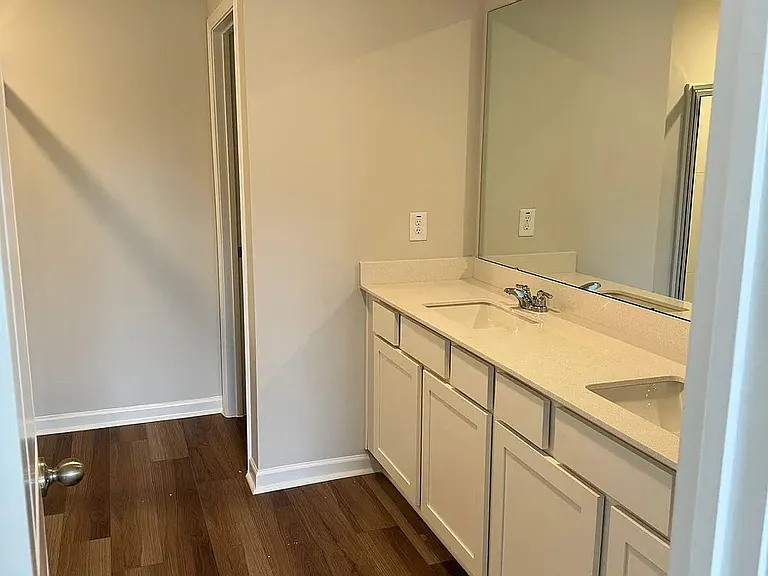 5114 Cambrey Dr — Photo 6