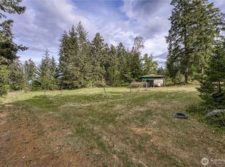 71 Hawks Prairie Rd, Sequim, WA 98382