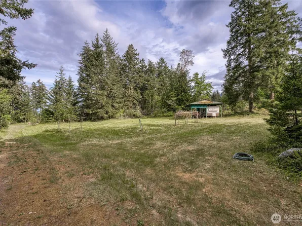 71 Hawks Prairie Rd, Sequim, WA 98382
