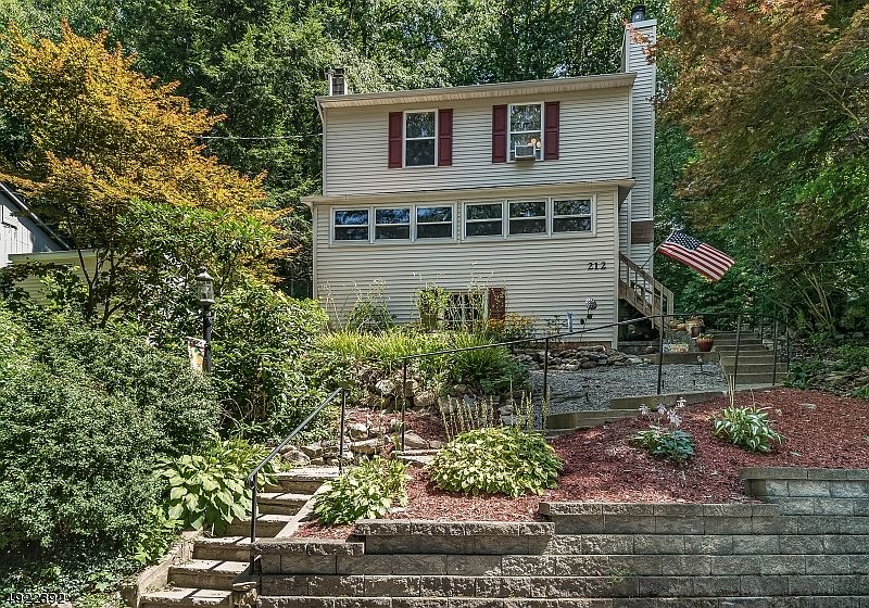 1st image of 212 Sussex Ave