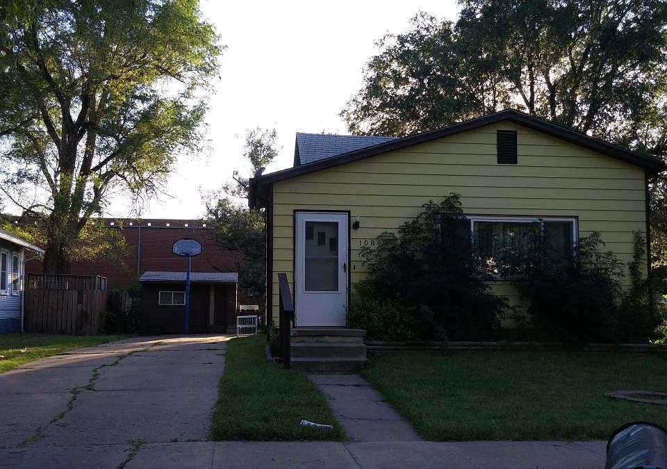 1st image of 108 S Chicago St
