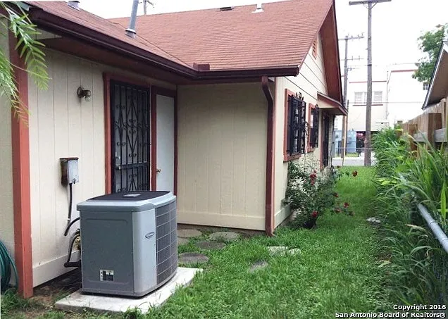 2211 Vera Cruz St — Photo 20