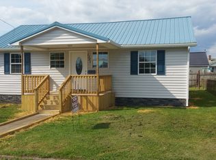 1321 13th St, Nitro, WV 25143