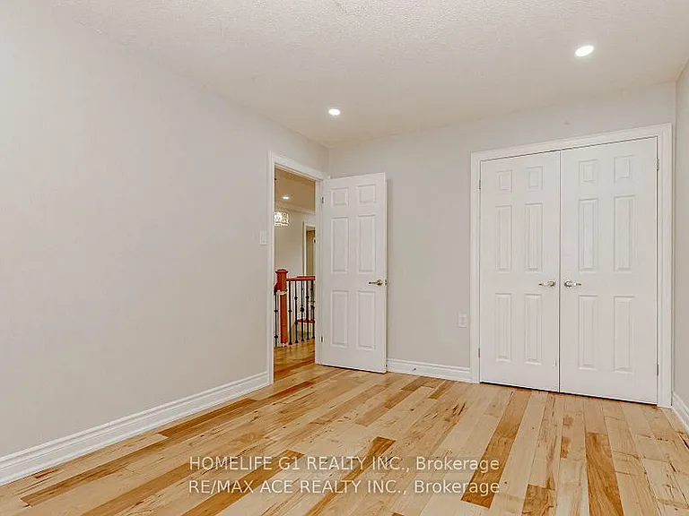 1319 Greenwood Cres — Photo 34
