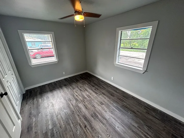 3326 E Marshal Apartments — Photo 11