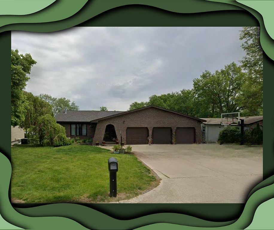 1403 N Elm St - Property Image