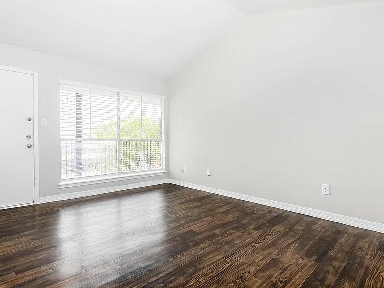 Bayou Park Apartments — Photo 73