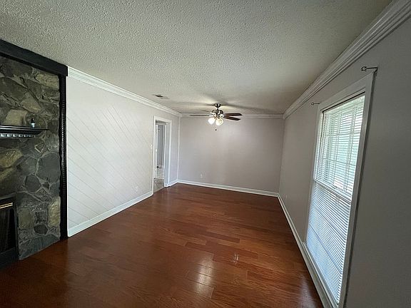 3rd image of 4309 Baywood Dr SW