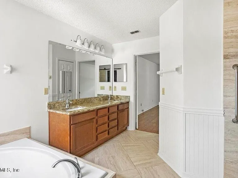 10334 Triple Crown Ave — Photo 21