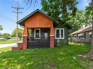 1124 W 3rd St, Cameron, MO 64429