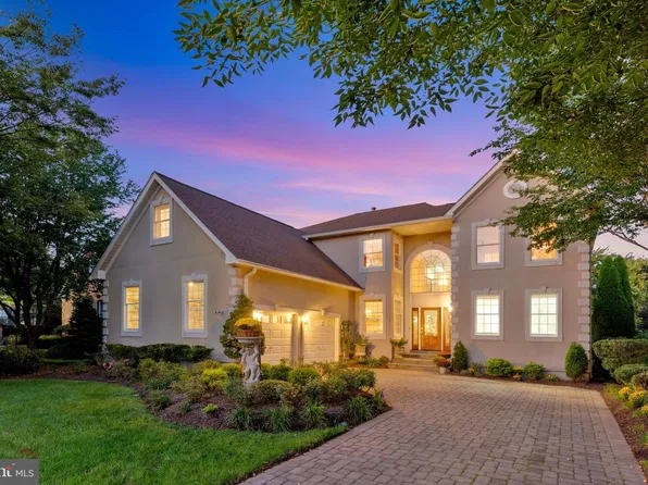 43468 Foxgrove Ct, Ashburn, VA 20147