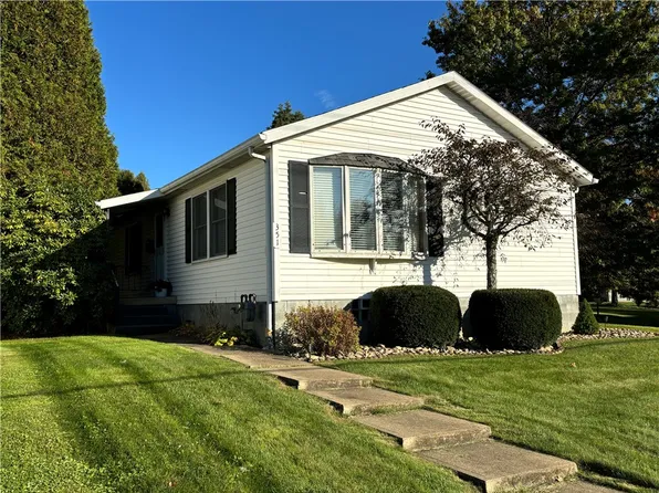 351 Pennsylvania Ave, Kane, PA 16735