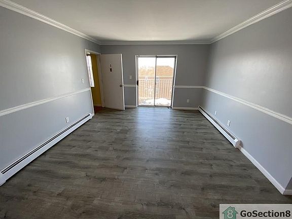 5th image of 284 Davis Ave #3