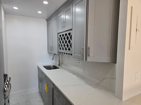 310 East 46th Street image 6 of 11