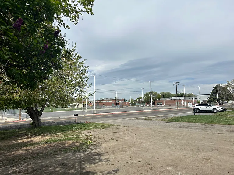 Lehi Elementry School is across the street