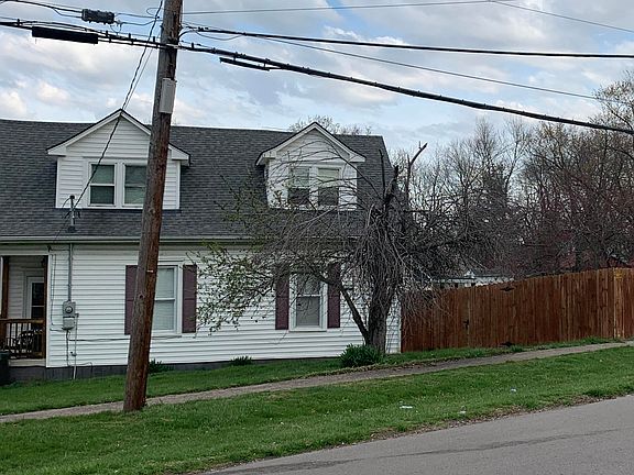 4th image of 402 Walnut St