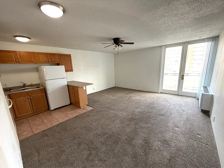 2500 S York St #411 — Photo 4