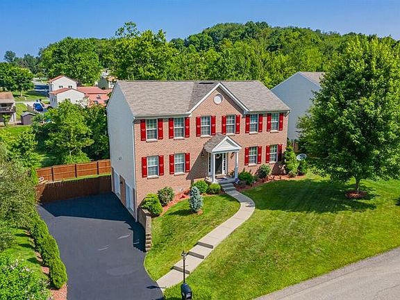 3rd image of 105 Pembroke Ct