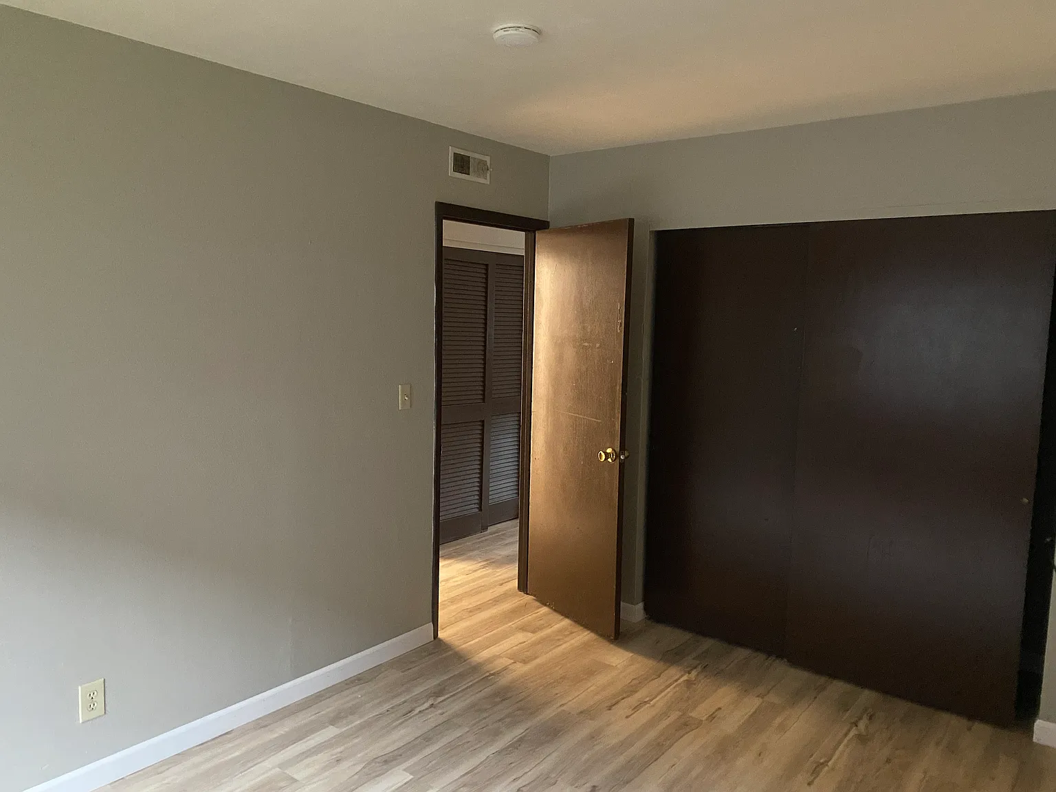 2 bed, 900 sqft, $975 — Photo 2