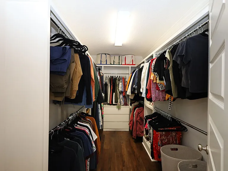 4025 Gramercy Dr — Photo 13