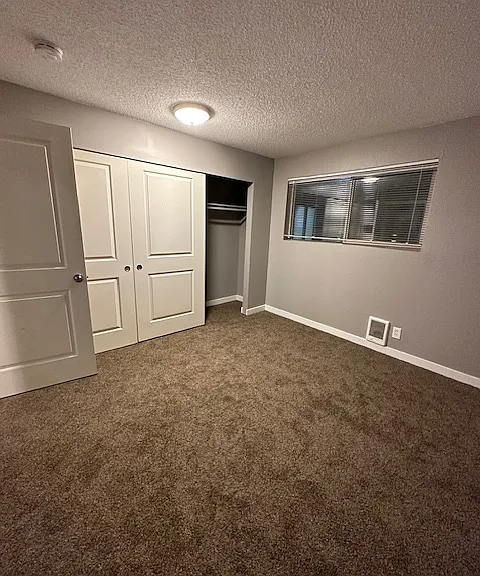 Emerald Place Apartments — Photo 16