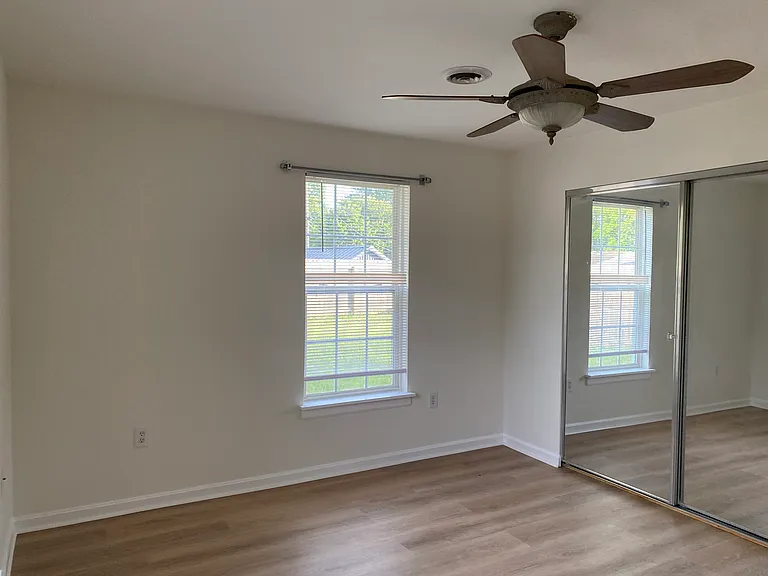 51 Kenmar Dr — Photo 2