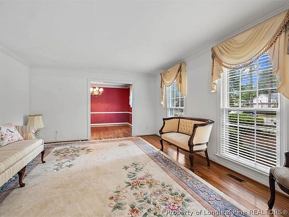 3rd image of 204 Thorncliff Dr