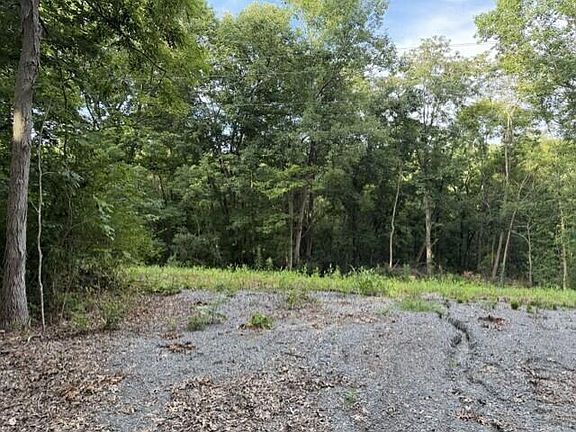 3rd image of 697 Galbraith Rd