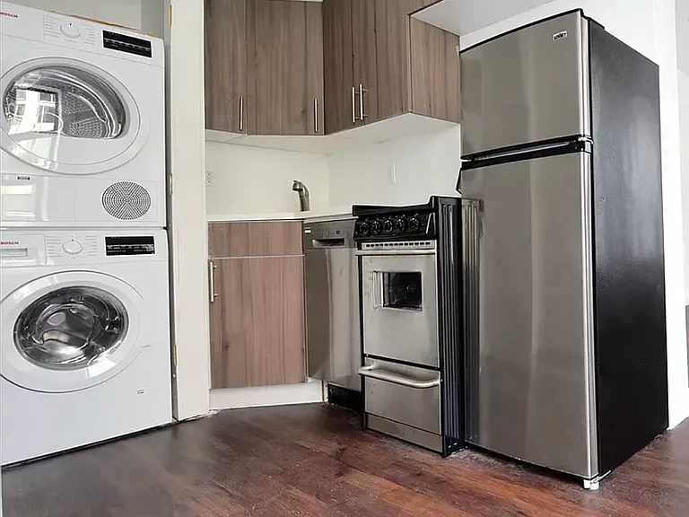 70-80 Kenmare St #3 — Photo 3