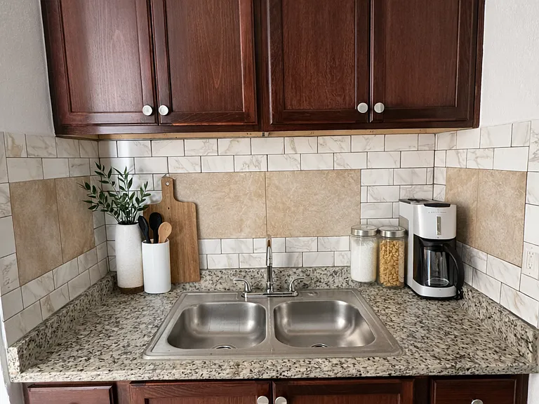 Sun Valley Apartments — Photo 46